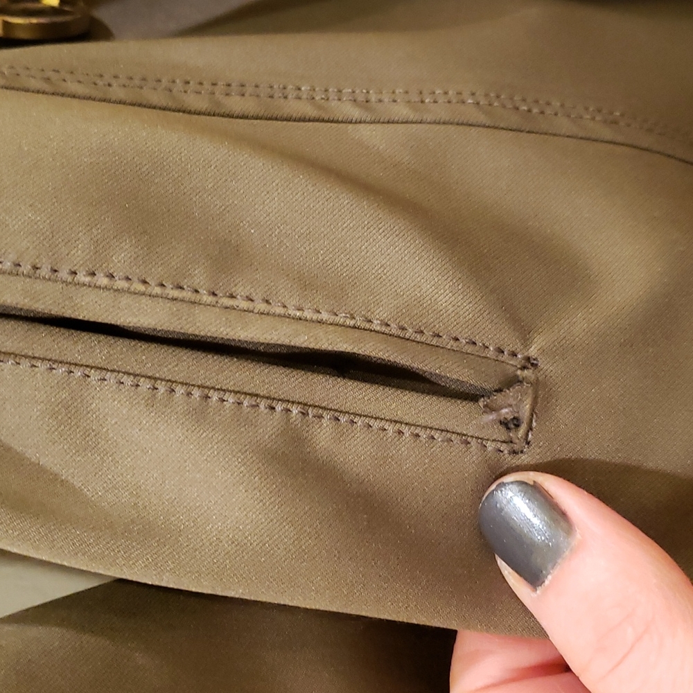 Women's Senlcni Trench Coat - Picture 5 of 11